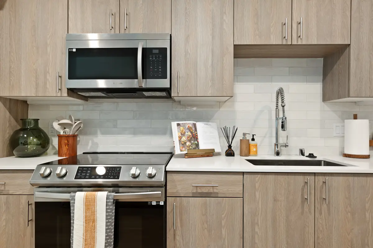 5_11277378_165586_165586-EI-105 copy 2